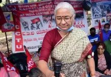 मेधा पाटकर के खिलाफ एफआईआर के विरोध ने जोर पकड़ा
