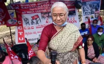 मेधा पाटकर के खिलाफ एफआईआर के विरोध ने जोर पकड़ा