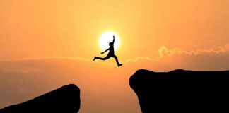 भय से भरे संसार में निर्भयता के अचूक सूत्र