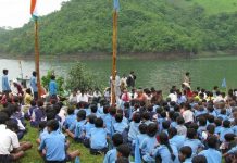 इन आदिवासियों से पूछिए क्या है जीवनशाला की सच्चाई