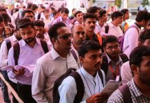 भारत सबसे युवा देश है लेकिन सवाल है इस युवा पूँजी का निवेश किस तरह हो