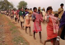 किस किस के निशाने पर हैं आदिवासी?