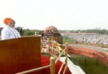 एक ही बड़ा संकल्प लें : हर हाथ में तिरंगा की बजाय हर हाथ को काम दें – योगेन्द्र यादव