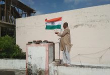 रीवा में खादी के राष्ट्रीय ध्वजारोहण की मुहिम ने पकड़ा जोर