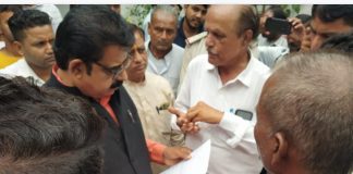 इंदौर में संयुक्त किसान मोर्चा ने किया सांसद कार्यालय पर प्रदर्शन