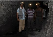 मजदूर संघों ने की खनिकों को 1.5 लाख रुपये बोनस देने की माँग