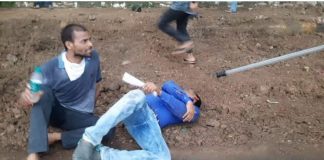 माँगी नौकरी मिलीं लाठियाँ