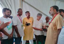 भारत जोड़ो यात्रा में निखिल डे और सलिल शेट्टी हुए शामिल