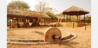 छोटी टेक्नोलॉजी बनाम बड़ी टेक्नोलॉजी