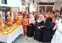 मुस्लिम महिलाओं ने दिवाली पर भगवान राम की आरती उतारी, दिया सौहार्द का संदेश