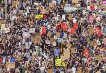 सोलापुर में विभिन्न माँगों को लेकर गन्ना किसानों का आंदोलन