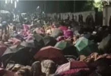 ओड़िशा में भूमि अधिग्रहण के विरोध में आदिवासियों का प्रदर्शन