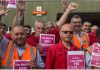 ब्रिटेन में 10,000 कर्मियों की छंटनी के प्रस्ताव के खिलाफ रॉयल मेल के लाखों कर्मचारी हड़ताल पर