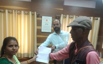 प्रिंटेड बिल बंद कर विद्युत मंडल के 42000 आउटसोर्सिंग कर्मचारियों को बेरोजगार करने के खिलाफ प्रदर्शन