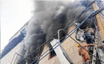 नरेला अग्निकांड में आँकड़े छुपाने का आरोप; पुलिस के अनुसार दो मजदूर मरे जबकि यूनियन का दावा 8 मरे