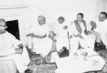 एकता में अड़ंगा लगाने वालों को मधु लिमये ने चेतावनी देते हुए कहा कि राजनारायण को बाहर रखकर कोई समझौता सफल नहीं होगा। – सातवीं किस्त