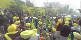 पंजाब में शराब फैक्ट्री का विरोध कर रहे किसानों पर लाठीचार्ज; 1100 किसानों पर केस