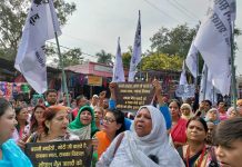 हमारे लोकतंत्र के चारों स्तंभों ने गैसपीड़ितों के वजूद को ही नकार दिया