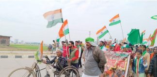 मंदुरी हवाई अड्डा विस्तारीकरण के विरोध में किसानों ने निकाला परेड