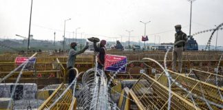 लोकतंत्र की तलाश में भटकता गणतंत्र