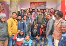 अलीगढ़ में आम आदमी पार्टी की पार्षद ने दलित सफाई कर्मचारियों को बोला जातिसूचक शब्द