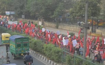 कर्नाटक की भाजपा सरकार ने श्रम कानूनों को बनाया कंपनी हितैषी
