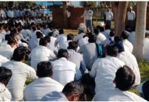 बेलसोनिका यूनियन के नेताओं के निलंबन के विरोध में मजदूरों ने किया प्रदर्शन