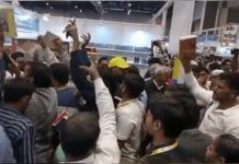 विश्व पुस्तक मेले में दक्षिणपंथी संगठन के लोगों ने ईसाई स्टॉल पर किया हमला