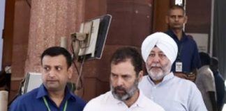 राहुल की संसद से बर्खास्तगी से जुड़े 10 बड़े सवाल