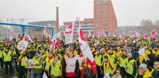 जर्मनी में वेतनवृद्धि के लिए हजारों परिवहन कर्मियों ने की हड़ताल