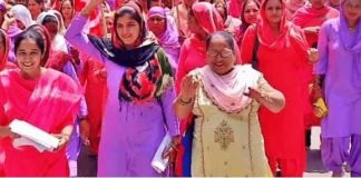 हरियाणा में आंगनबाड़ी कार्यकर्ताओं ने सरकार के खिलाफ मोर्चा खोला