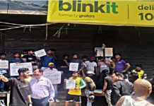 मजदूरी घटाने से क्षुब्ध होकर ब्लिंकिट के डिलीवरी श्रमिक फिर हड़ताल पर