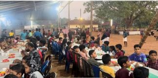 केरल के दो मंदिरों ने इफ्तार पार्टी आयोजित कर सौहार्द की मिसाल पेश की