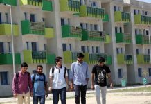 भेदभाव और दबाव के चलते उच्च शिक्षा से दूर हो रहे वंचित तबके के छात्र