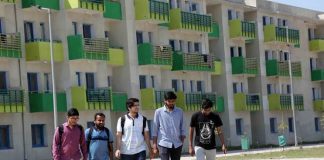 भेदभाव और दबाव के चलते उच्च शिक्षा से दूर हो रहे वंचित तबके के छात्र