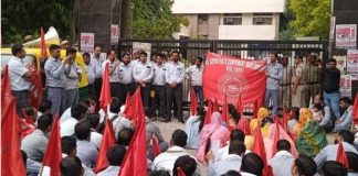 बेलसोनिका में गैरकानूनी छॅंटनी के विरोध में मजदूरों का प्रदर्शन