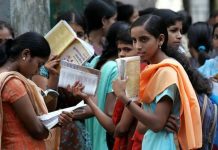 76 साल बाद गांधी का अंदेशा सही निकला