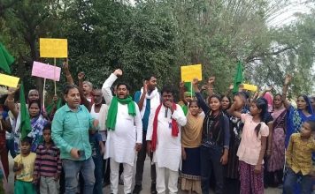 पूर्वांचल एक्सप्रेस-वे के किनारे बसे गाँवों में औद्योगिक पार्क के नाम पर जमीन छीनने का विरोध