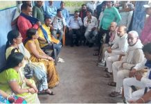 बीसीसीएल के गोपालीचक कोलियरी क्षेत्र में पेड़ काटने का विरोध