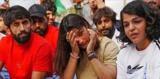 जंतर-मंतर पर धरना दे रहे खिलाड़ियों को किसानों का समर्थन