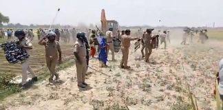वाराणसी में जमीन अधिग्रहण को लेकर पुलिस और किसानों के बीच झड़प
