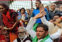 खिरियाबाग में जमीन-मकान बचाने के लिए आंदोलन कर रहे लोगों पर दर्ज हुए झूठे मुकदमे