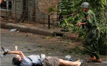 शोक मनाइए ! प्रेस की आजादी में हम और नीचे गिर गए हैं !