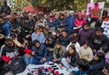 पहलवानों के लिए उमड़ा समर्थन का सैलाब