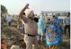 पंजाब में जमीन अधिग्रहण का विरोध कर रही महिला किसान को पुलिस ने जड़ा थप्पड़