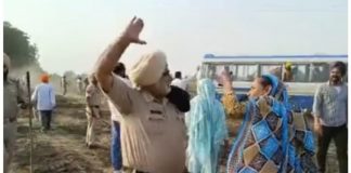 पंजाब में जमीन अधिग्रहण का विरोध कर रही महिला किसान को पुलिस ने जड़ा थप्पड़