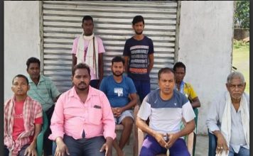 झारखंड के कोल्हान में सड़क विस्थापित कमेटी का असहयोग आंदोलन जारी