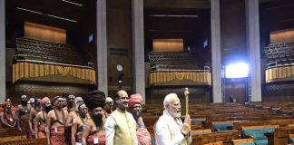 इस सरकार को भारत के गणतांत्रिक चरित्र से परेशानी तो नहीं है?