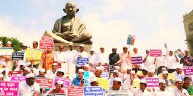 इतिहास पढ़ाने में पाकिस्तान की नकल