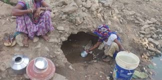 बोकारो में पानी के लिए दर-दर भटकने को मजबूर हैं आदिवासी